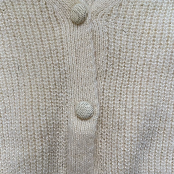 Button-Up Ribbed Cardigan - Picture 4 of 5